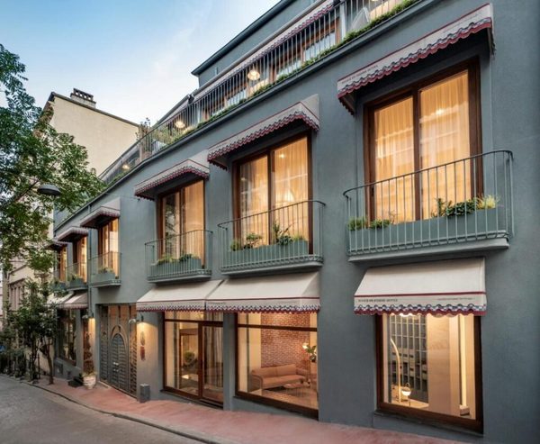 Ecole St Pierre Hotel Istanbul — Property