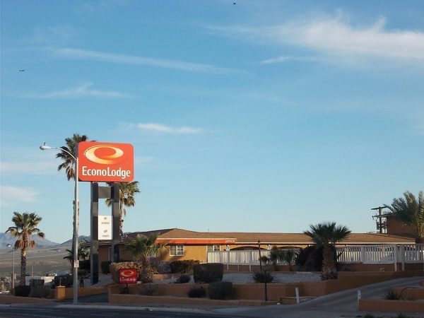 Econo Lodge Barstow — Property