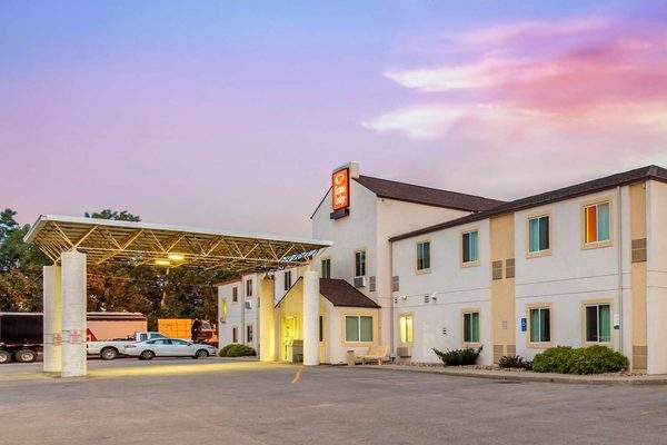 Econo Lodge — Property