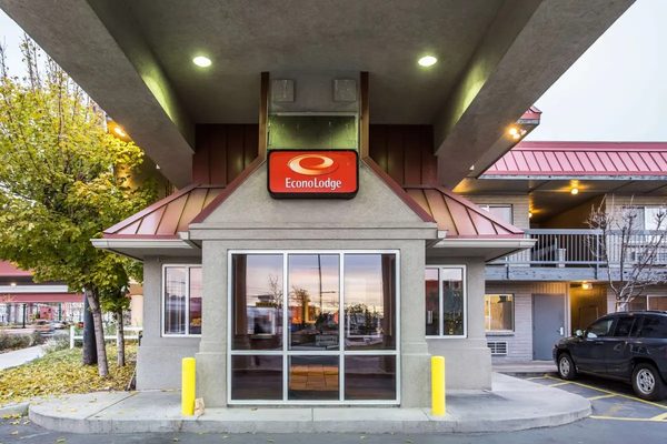 Econo Lodge Downtown — Property