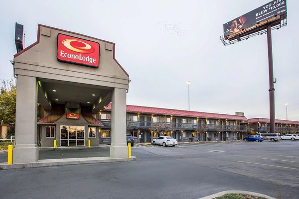 Econo Lodge Downtown — Property
