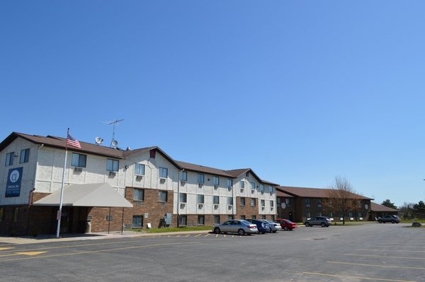 Econo Lodge Inn and Suites Auburn Michigan — Property