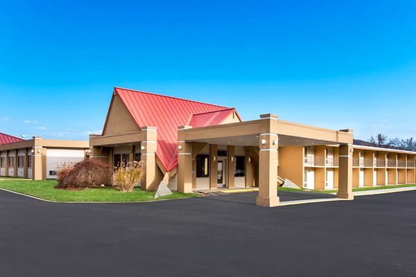 Econo Lodge Inn Suites — Property