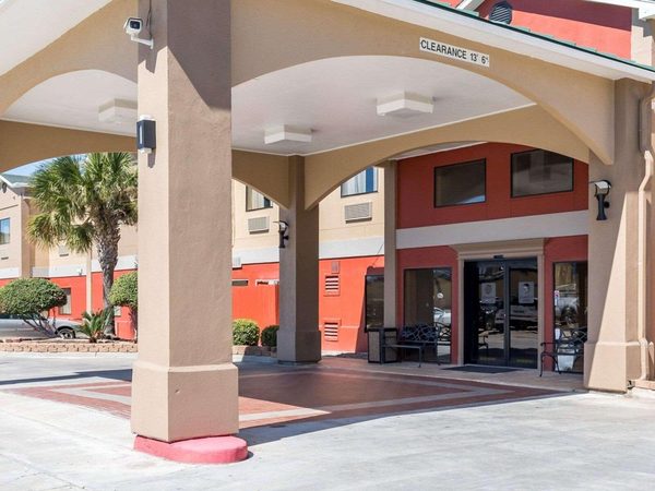 Econo Lodge Inn Suites East Houston I 10 — Property