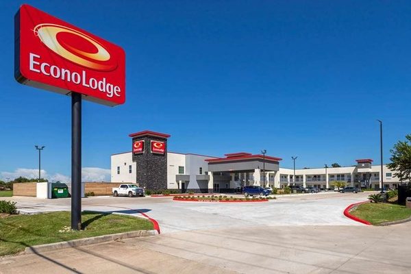 Econo Lodge Inn Suites East Houston I 10 — Property