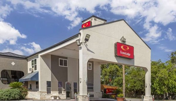 Econo Lodge Inn Suites Near Lackland AFB — Property