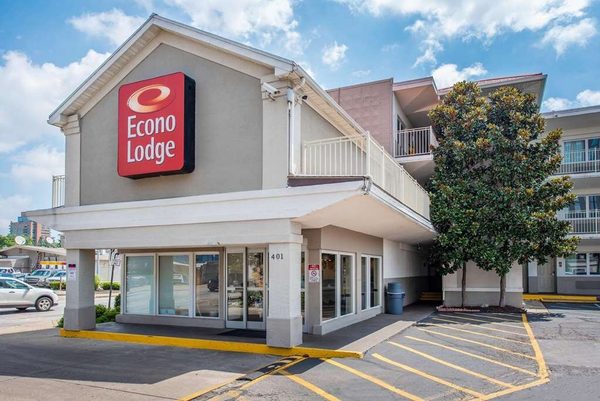 Econo Lodge — Property