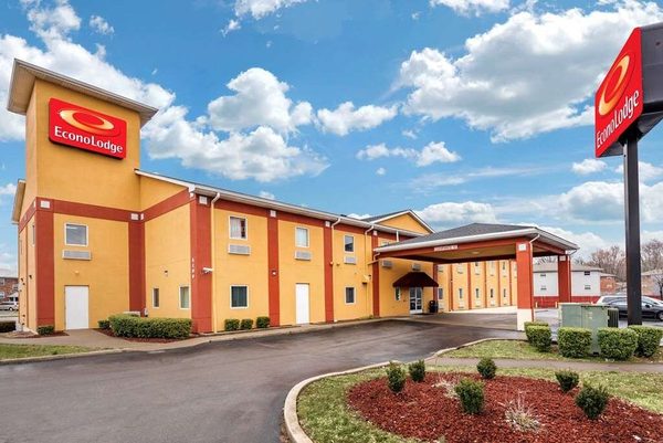 Econo Lodge Louisville Airport — Property