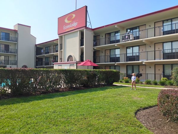 Econo Lodge Resort — Property