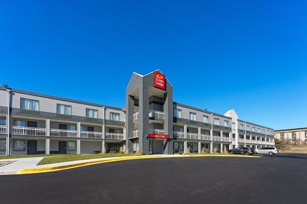 Econo Lodge — Property