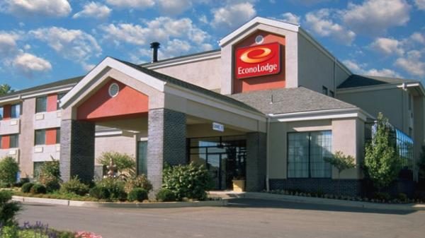 Econo Lodge — Property