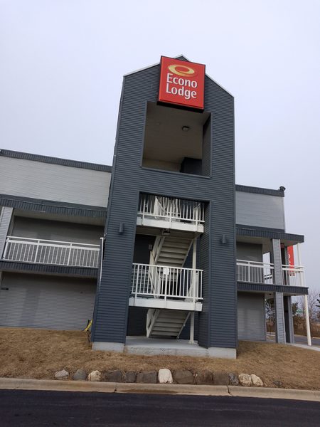 Econo Lodge — Property