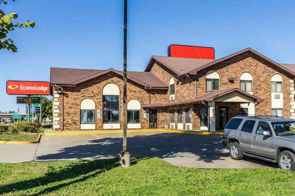 Econo Lodge Sioux Falls Empire Mall — Property