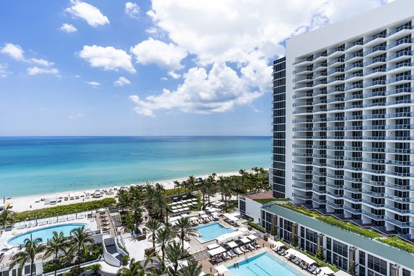 Eden Roc Miami Beach Miami Beach Florida — Property