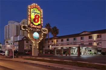Ellis Island Hotel Super 8 Las Vegas Las Vegas Nevada — Property