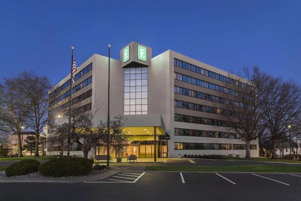 Embassy Suites by Hilton Kansas City Overland Park — Property