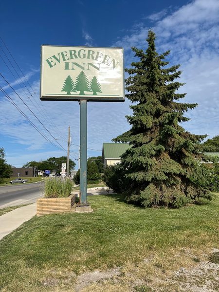 Evergreen Inn Osceola Iowa — Property