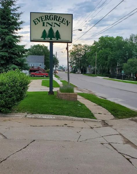 Evergreen Inn Osceola Iowa — Property