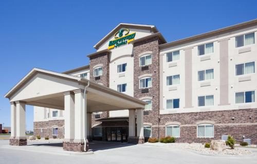 Expressway Suites of Fargo — Property