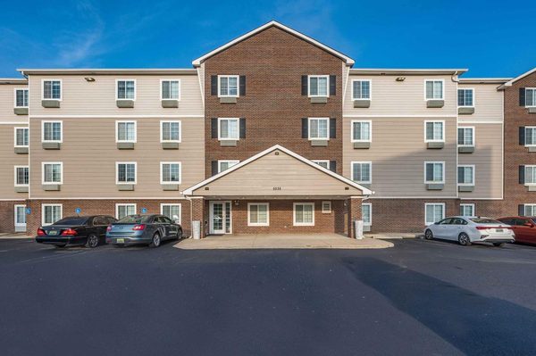 Extended Stay America Select Suites Kansas City Stadium — Property