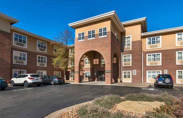 Extended Stay America Select Suites Kansas City Stadium — Property