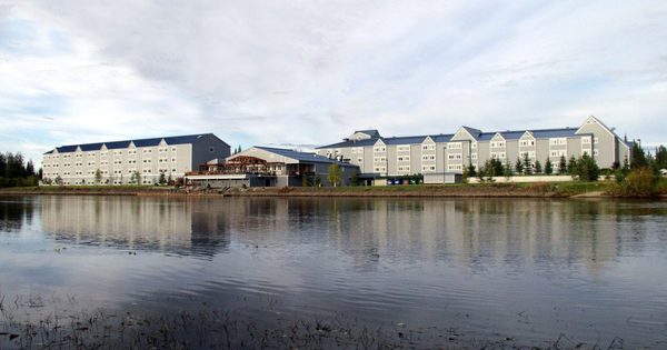 Fairbanks Princess Riverside Lodge — Property