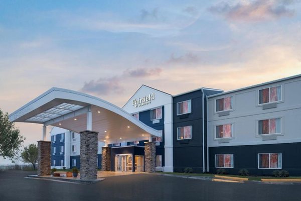 Fairfield by Marriott Inn Suites Kansas City Airport — Property