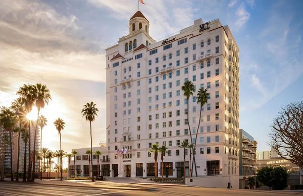 Fairmont Breakers Long Beach — Property