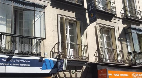 Far Home Atocha Hostel — Property