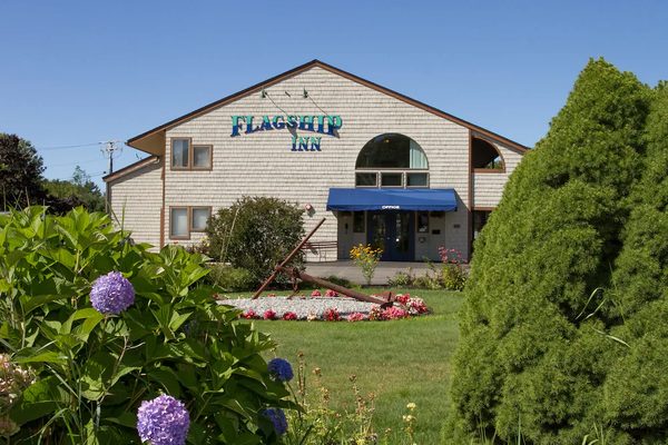 Flagship Inn Boothbay Harbor Maine — Property