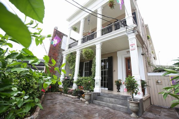 Fleur De Lis Mansion Bed and Breakfast — Property