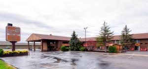 Foothills Inn — Property