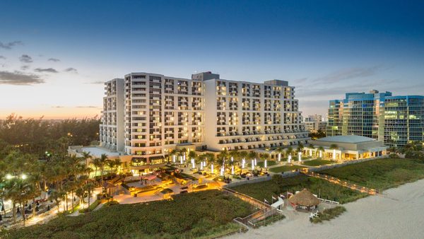 Fort Lauderdale Marriott Harbor Beach Resort Spa — Property