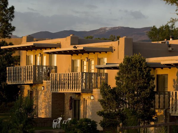 Fort Marcy Hotel Suites — Property