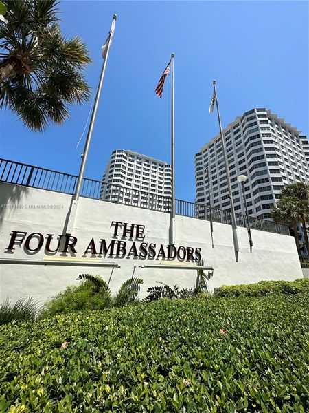 Four Ambassadors Apartments Miami Florida — Property