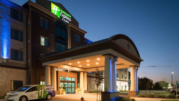 Four Points by Sheraton Kansas City Airport — Property