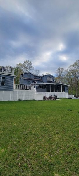 Four Seasons For Fun Bed Breakfast Lakeville Pocono Mountains Region Pennsylvania — Property
