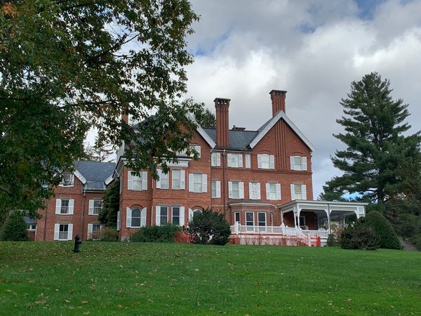Fox Creek Inn — Property