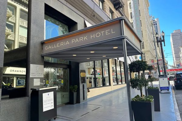 Galleria Park Hotel — Property