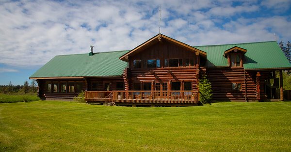 Glacier Bay s Bear Track Inn — Property