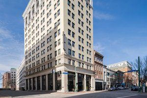 Glass Light Hotel Gallery Autograph Collection — Property