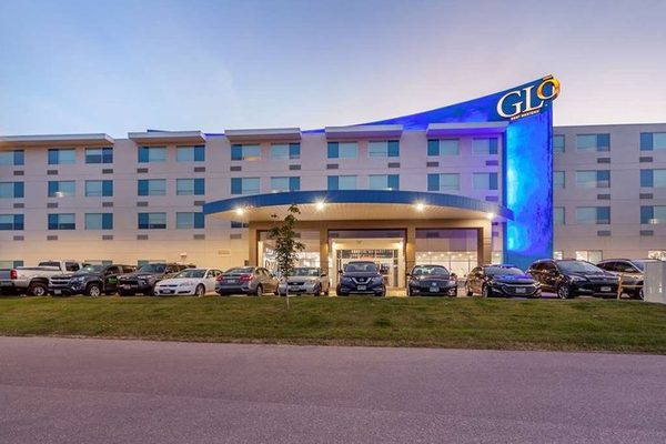 GLo Best Western Dawley Farms In Sioux Falls — Property