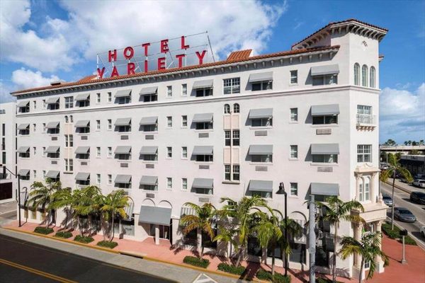 Global Luxury Suites At The Apex Miami — Property