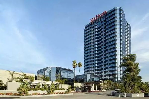 Global Luxury Suites At Universal City Los Angeles California — Property