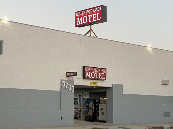 Golden West Manor Motel Los Angeles California — Property