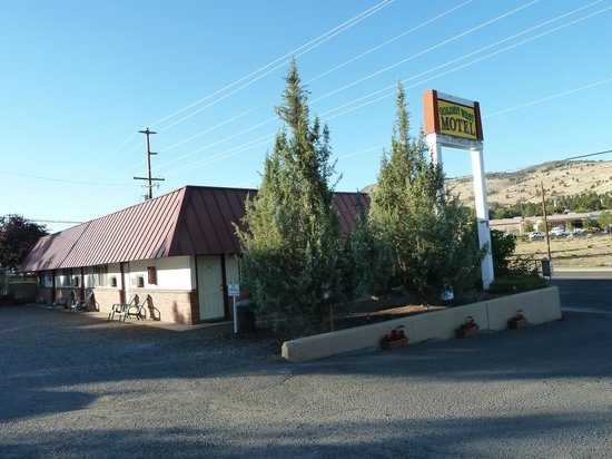 Golden West Motel Klamath Falls Oregon — Property