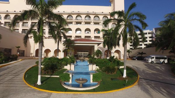 GR Solaris Cancun — Property