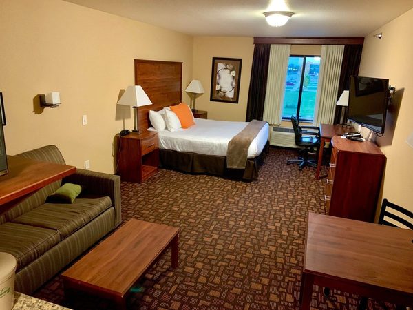 Grand Forks Lodge Suites — Property