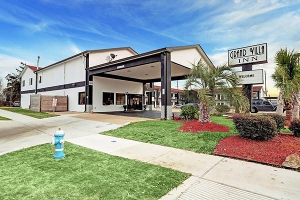 Grand Villa Inn Galleria — Property