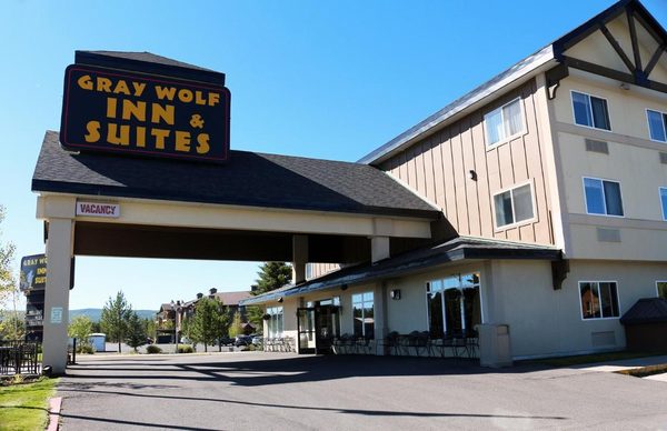 Gray Wolf Inn and Suites — Property